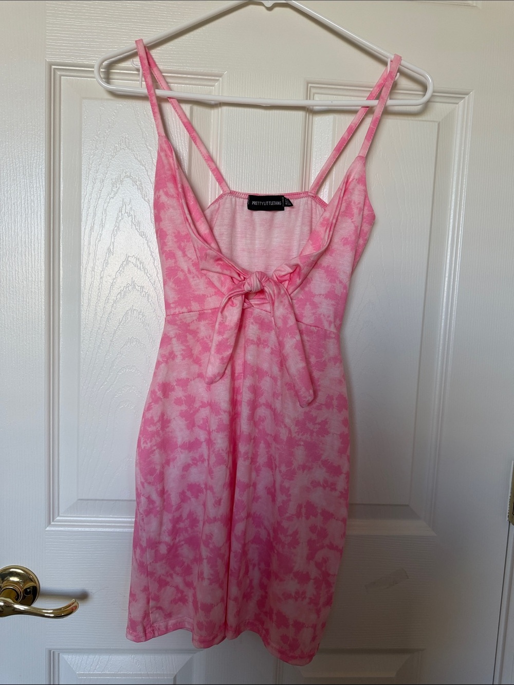 PrettyLittleThing Pink Tie-Front Floral Print Mini Dress